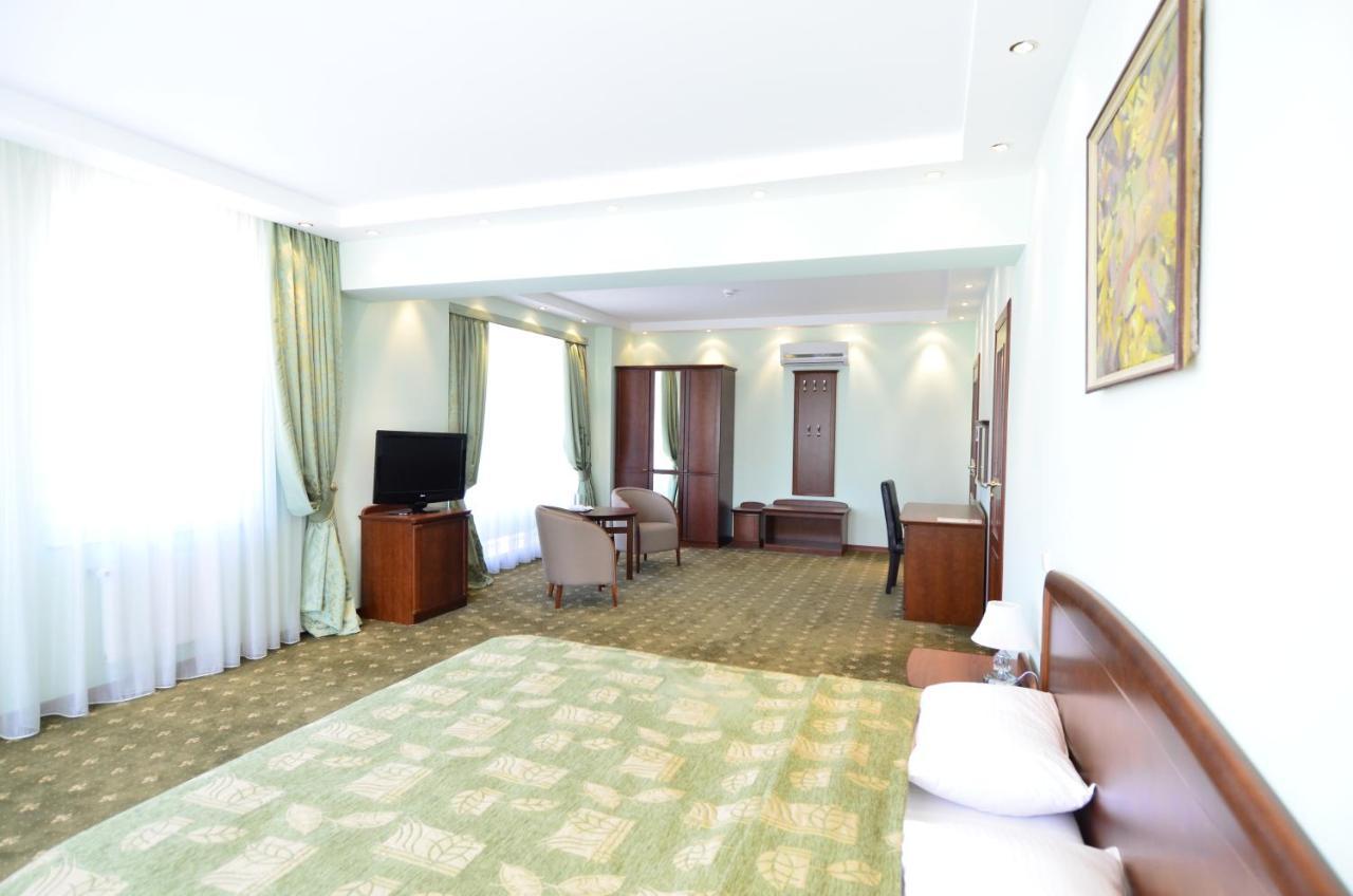Platinum Hotel Кишинёв Экстерьер фото