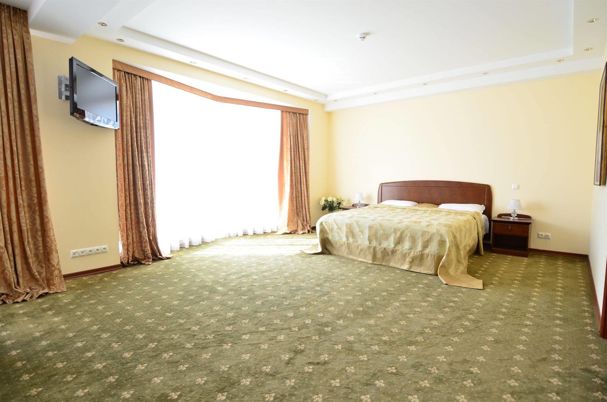 Platinum Hotel Кишинёв Экстерьер фото