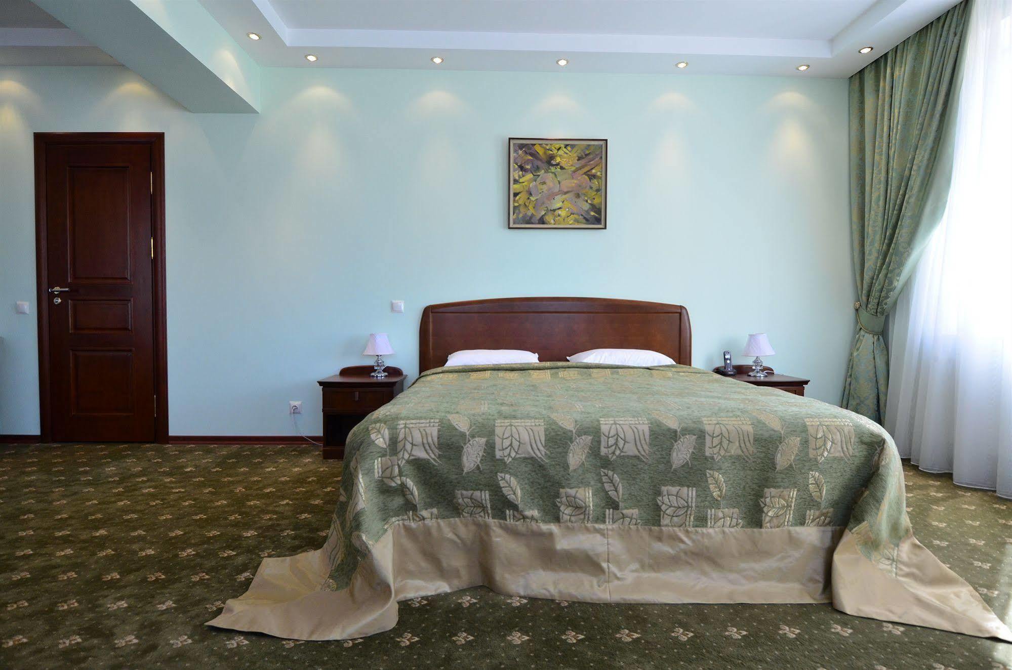 Platinum Hotel Кишинёв Экстерьер фото