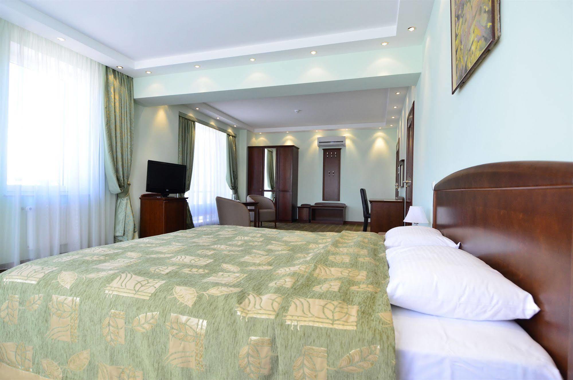 Platinum Hotel Кишинёв Экстерьер фото