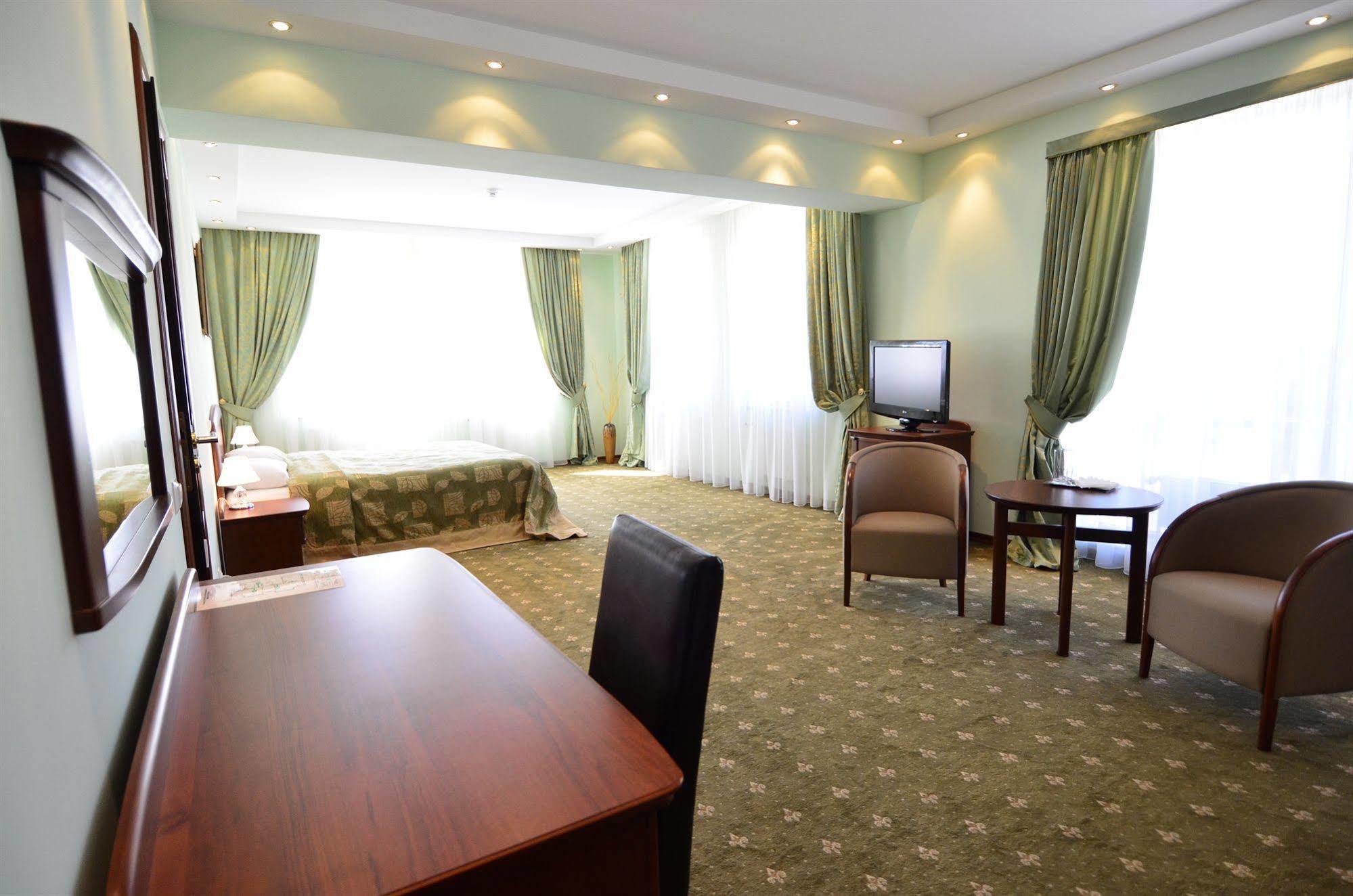 Platinum Hotel Кишинёв Экстерьер фото